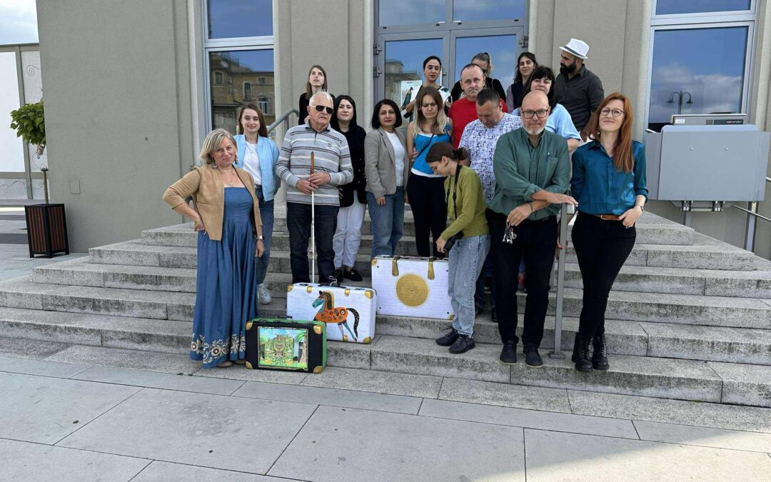 Samodzielność. Audiodeskrypcje w Zielonej Górze (2025), oprac. Remigiusz Koziński (polskie audiodeskrypcje /AD)